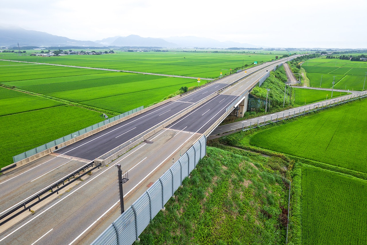 道路完成景観 R7日東道舗装修繕工事